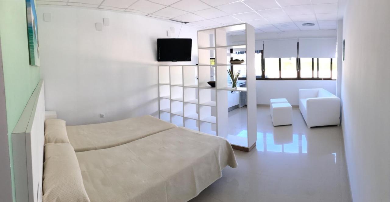 Apartamentos Carmen Teresa ตอร์เรโมลิโนส ภายนอก รูปภาพ